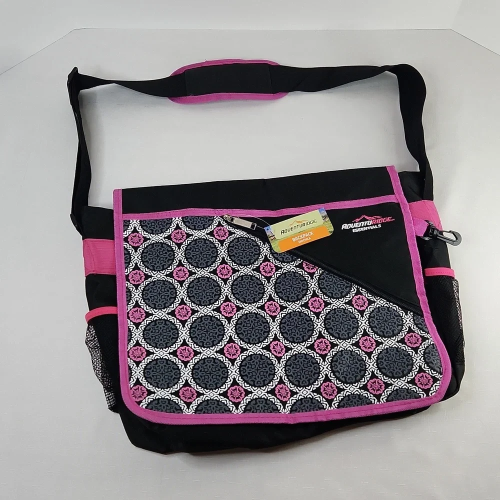 AdventuRidge Essentials messenger bag backpack. Size 16x15